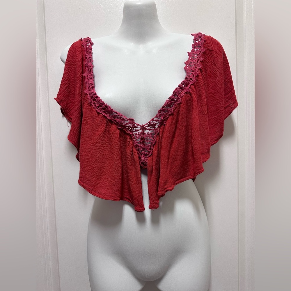 Red lace flow crop